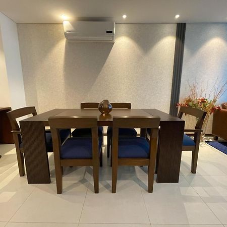 Luxurious Stay At Modern Apartment Санта Крус де ла Сиера Екстериор снимка